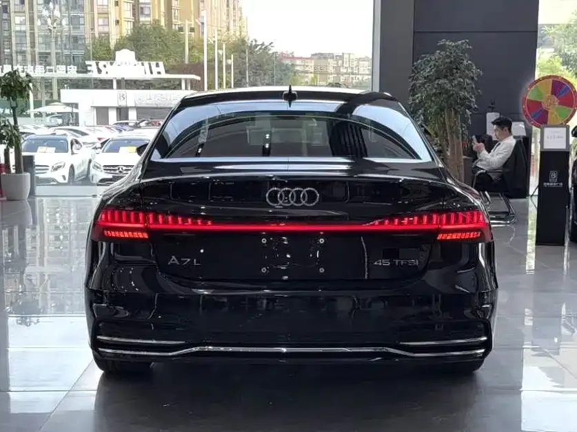 Audi A7L 2024 из CN, фото 9