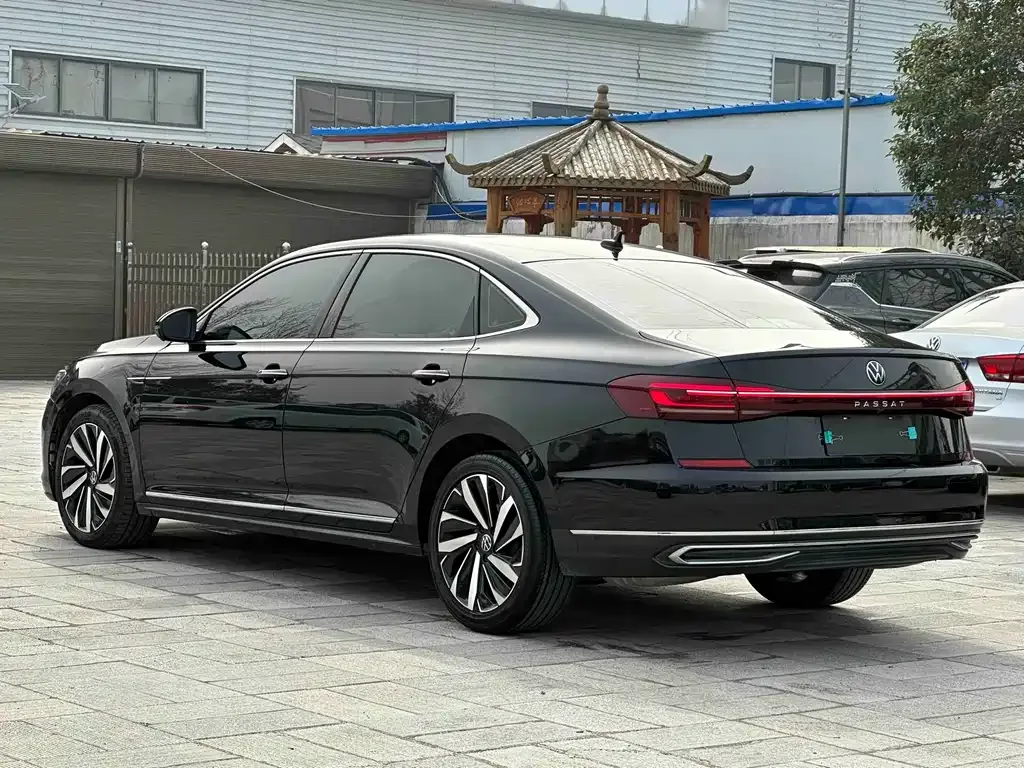 Volkswagen Passat — фото 4