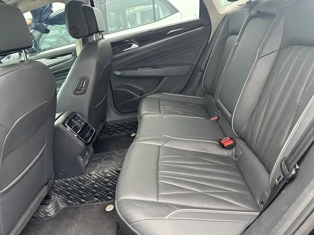 Volkswagen Passat — фото 7