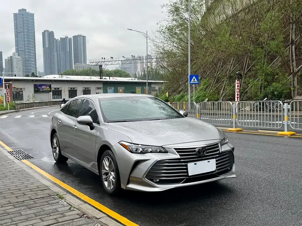 Toyota Avalon — фото 10