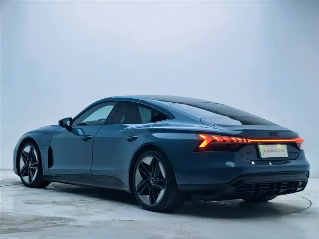Audi e-tron GT 2023 из CN, фото 7