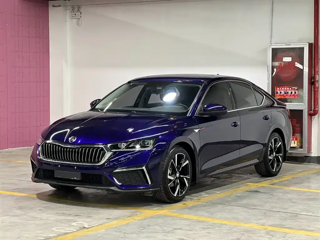 Skoda Octavia — фото 1