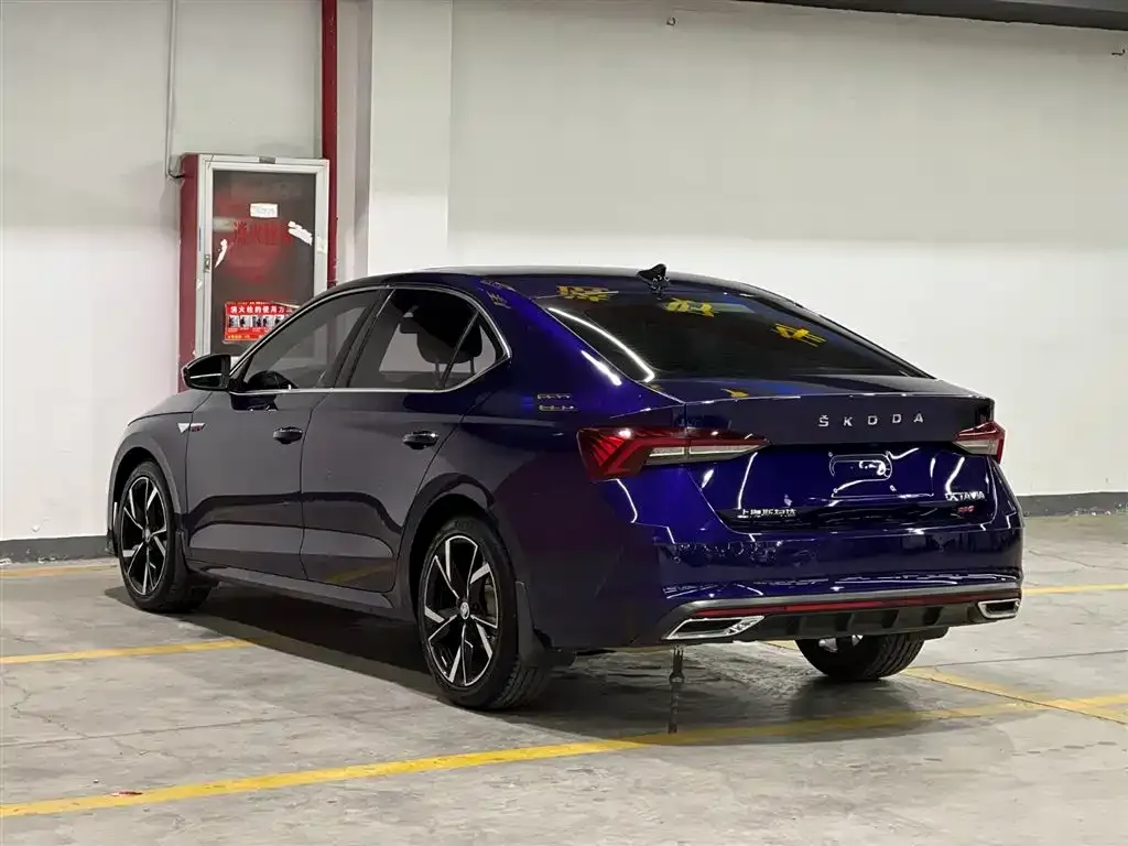 Skoda Octavia — фото 6