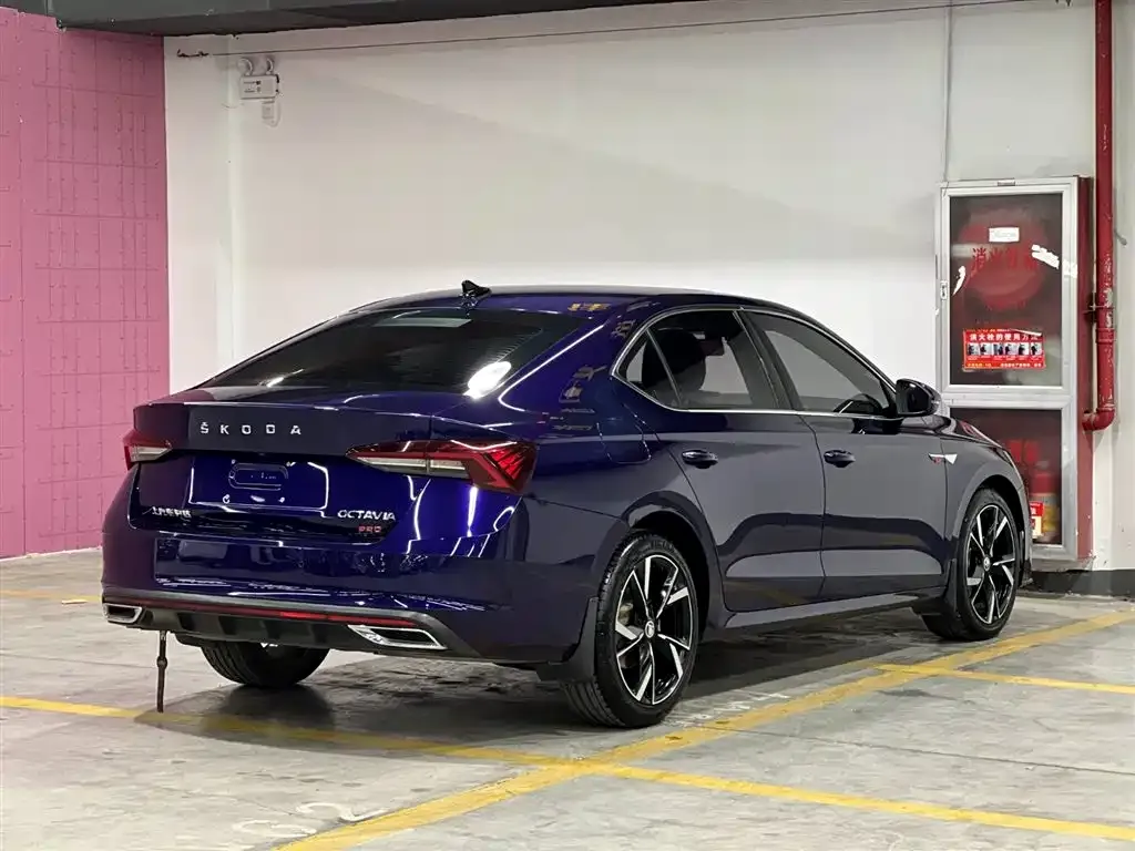 Skoda Octavia — фото 9