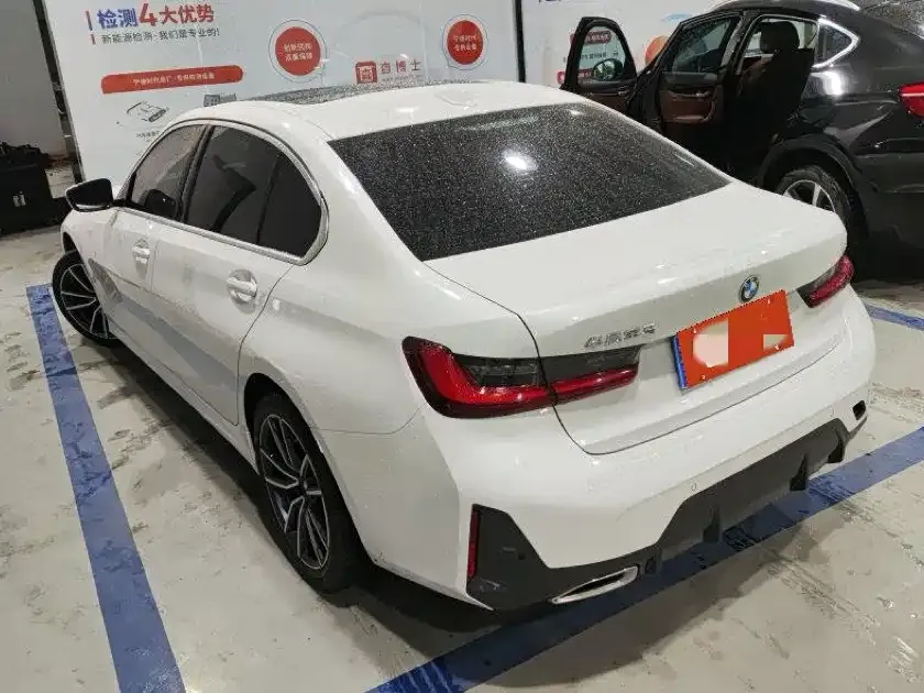 BMW 3 Series 2023 из CN, фото 2