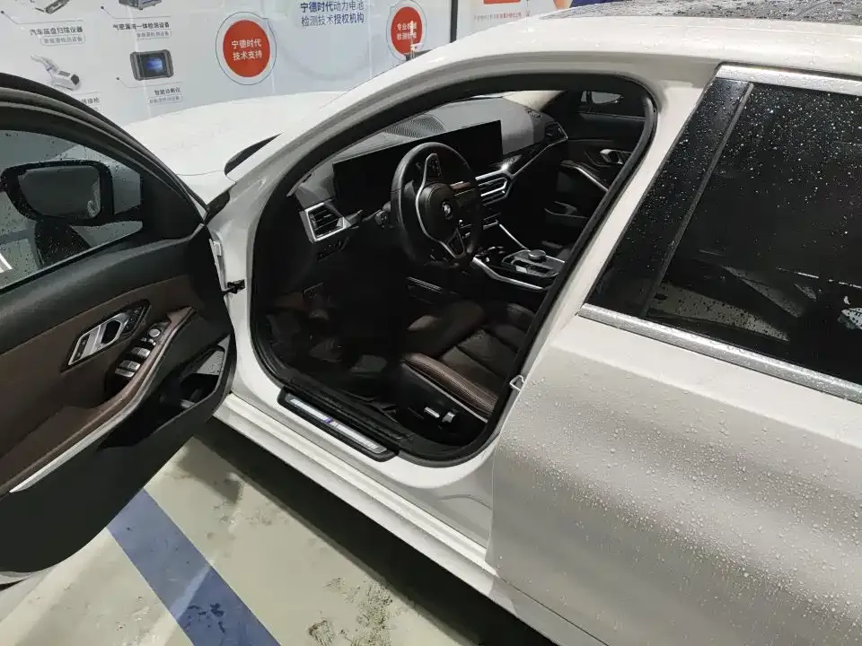 BMW 3 Series 2023 из CN, фото 7