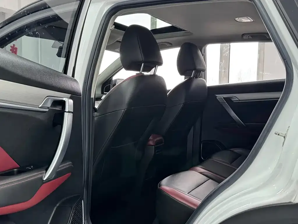 Geely Binyue 2021 из CN, фото 2