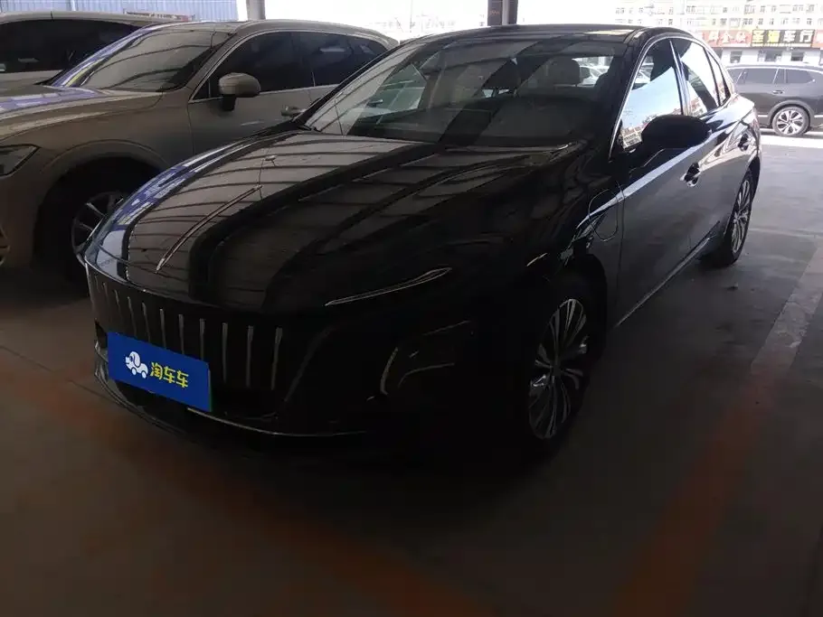 Hongqi E-QM5 — фото 1