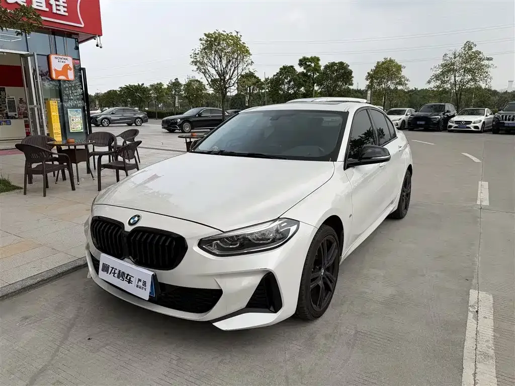 BMW 1 Series — фото 1