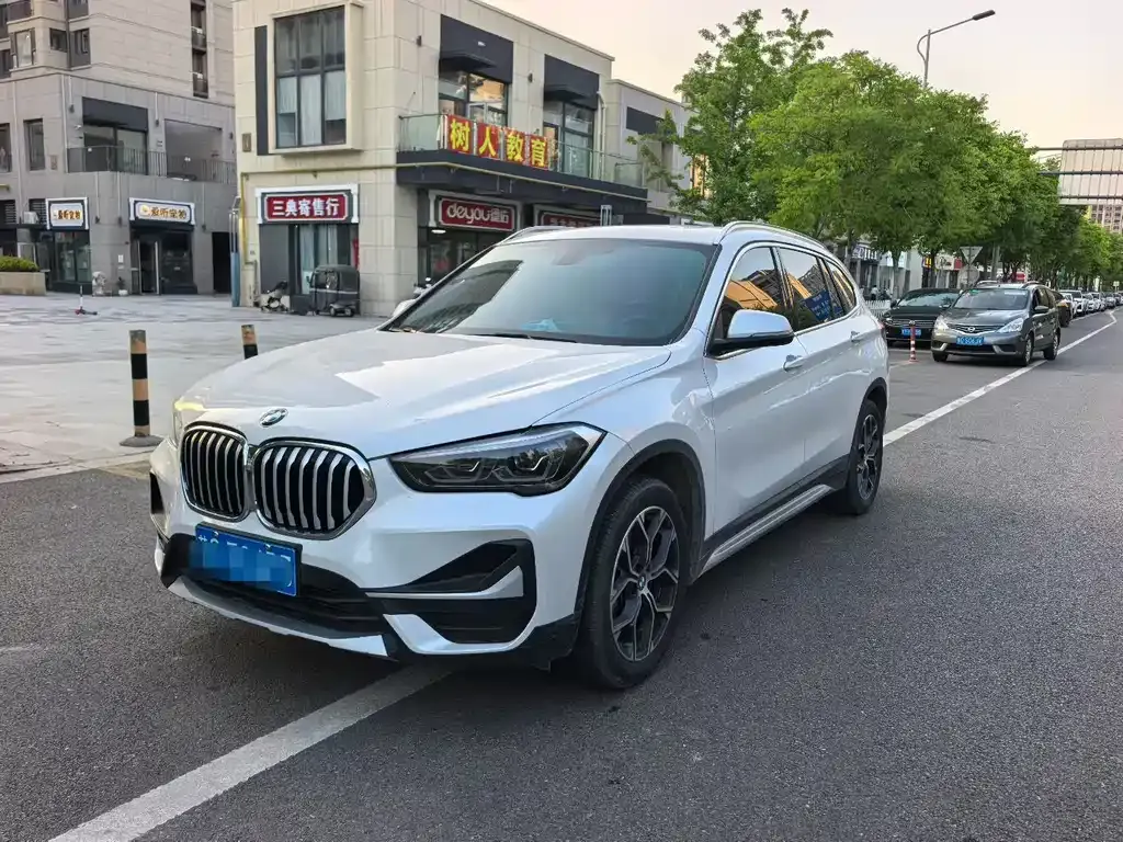 BMW X1 — фото 1