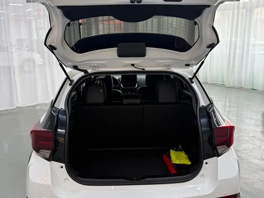 Toyota Yaris L 2022 из CN, фото 5