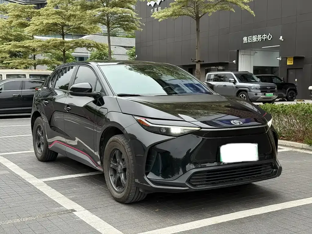 Toyota bZ4X 2023 из CN, фото 9