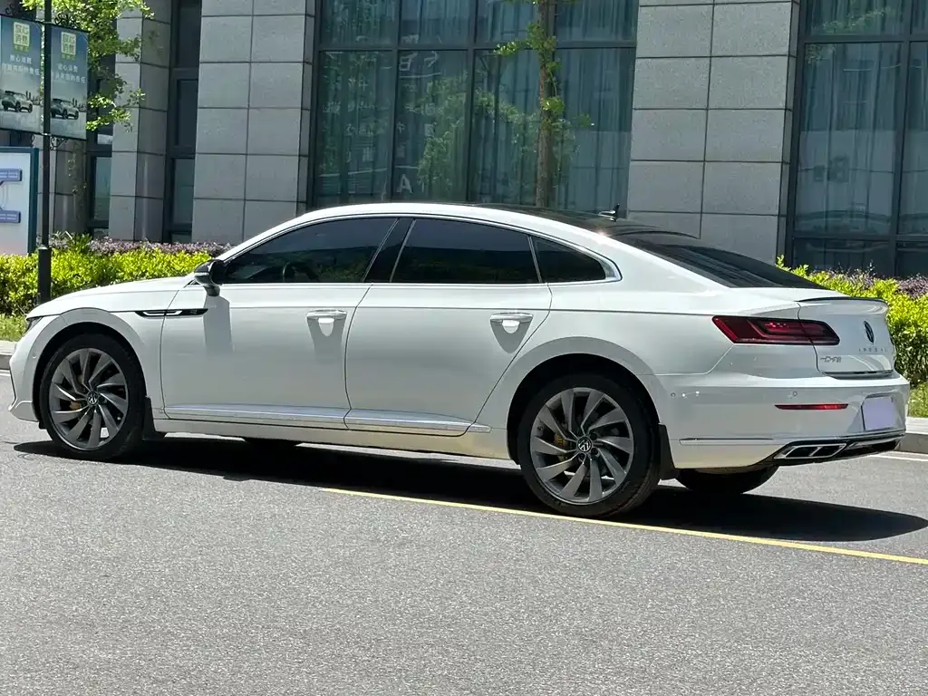 Volkswagen CC 2023 из CN, фото 7