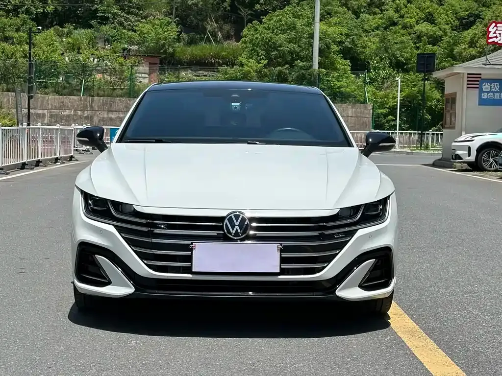 Volkswagen CC 2023 из CN, фото 10