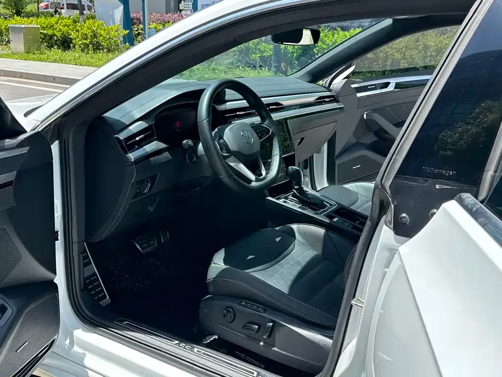 Volkswagen CC 2023 из CN, фото 8