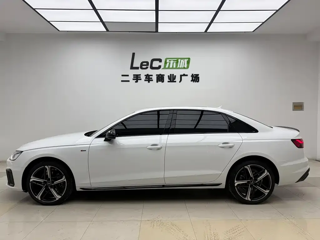 Audi A4L — фото 3