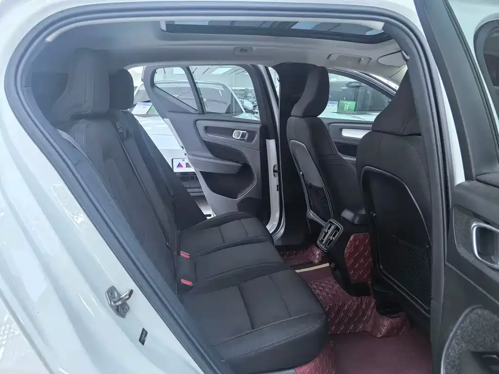 Volvo XC40 2021 из CN, фото 4