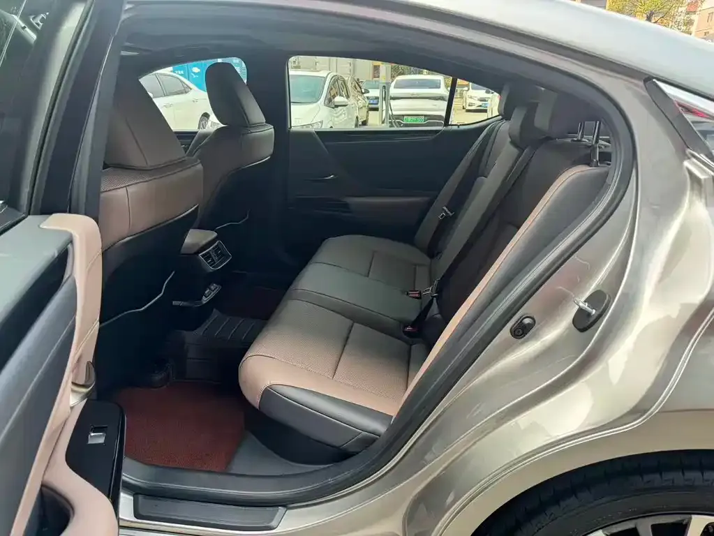 Lexus ES 2022 из CN, фото 2