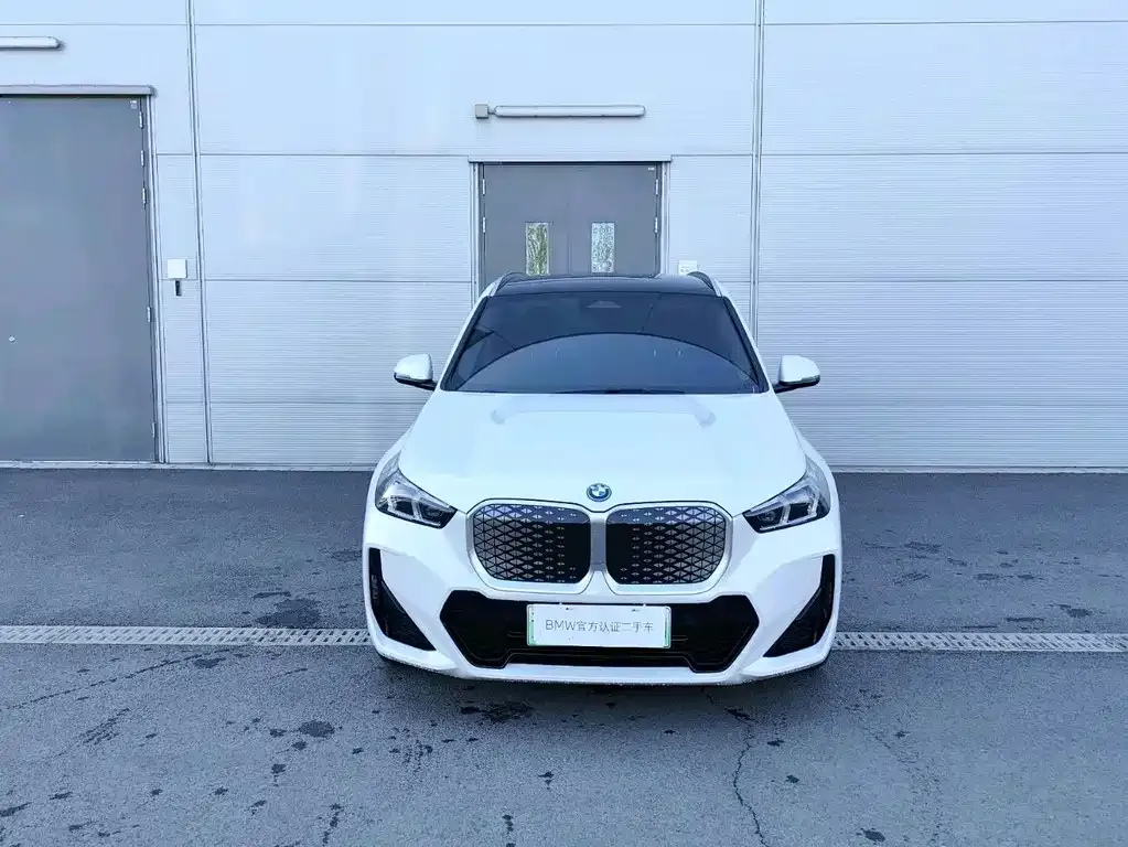 BMW iX1 2025 из CN, фото 3