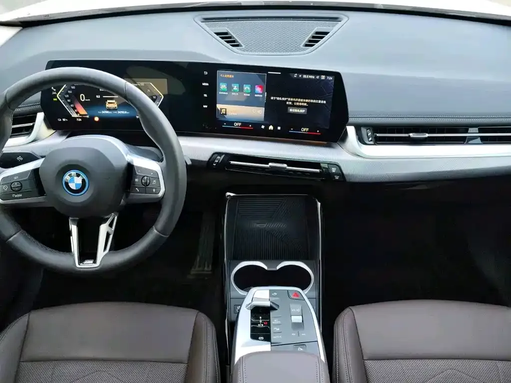 BMW iX1 2025 из CN, фото 6