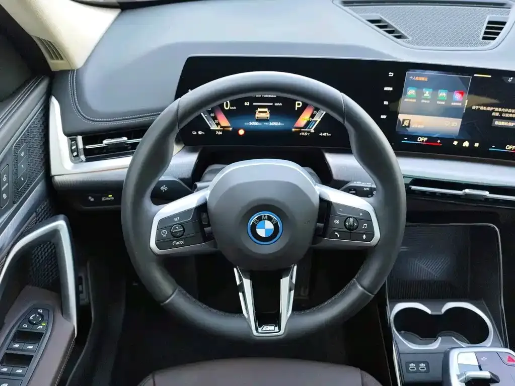 BMW iX1 2025 из CN, фото 10
