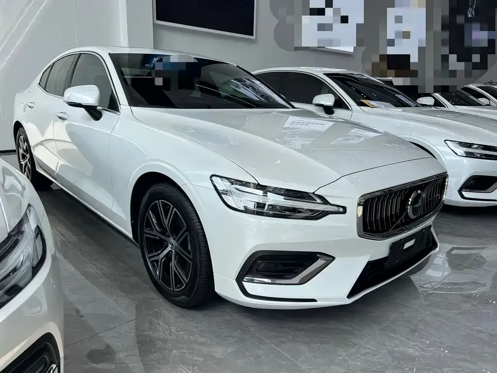 Volvo S60 — фото 10