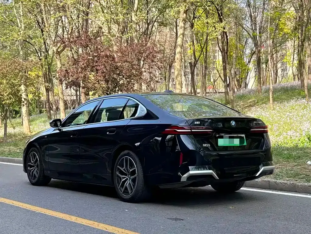 BMW i5 — фото 10