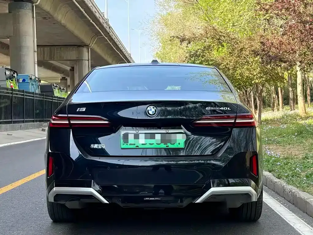BMW i5 — фото 6