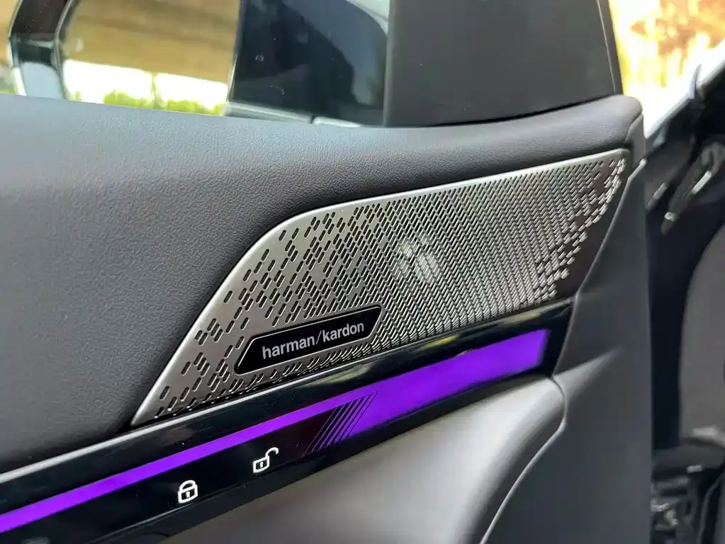 BMW i5 — фото 3
