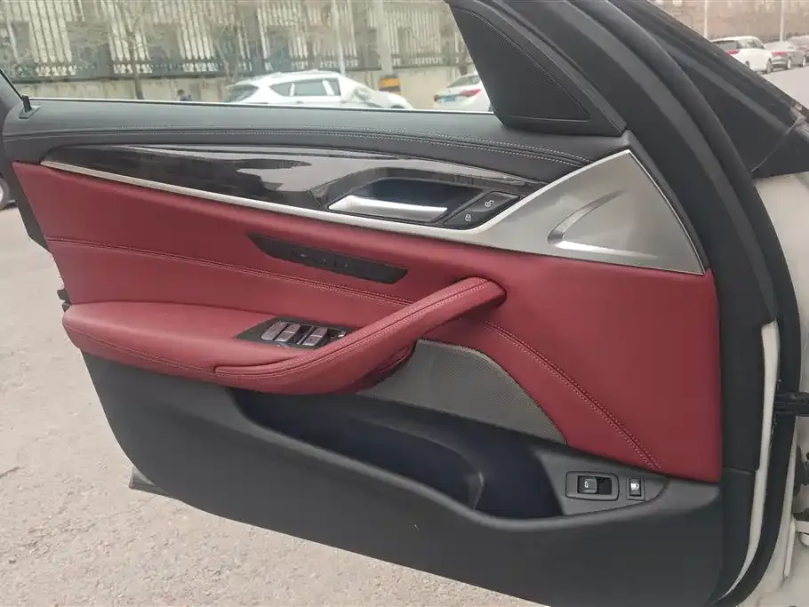 BMW 5 Series New Energy — фото 3