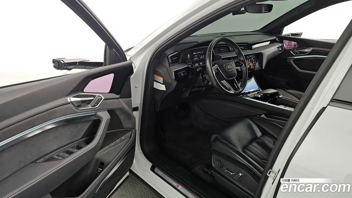 Audi e-tron 2022 из KR, фото 4