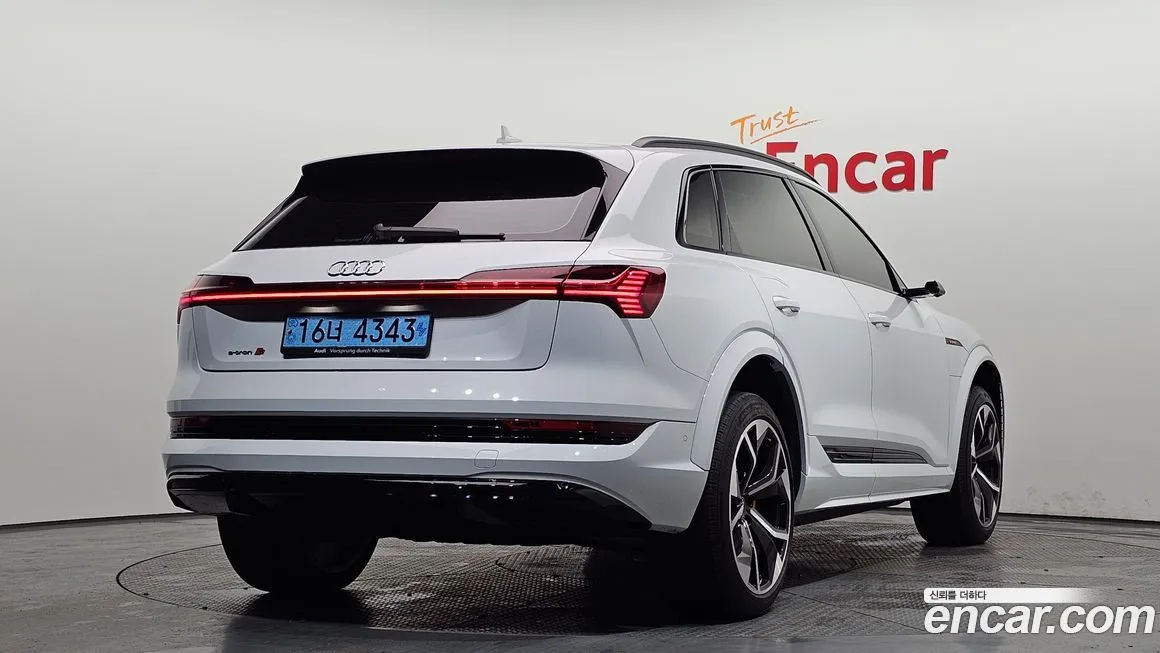 Audi e-tron 2022 из KR, фото 5