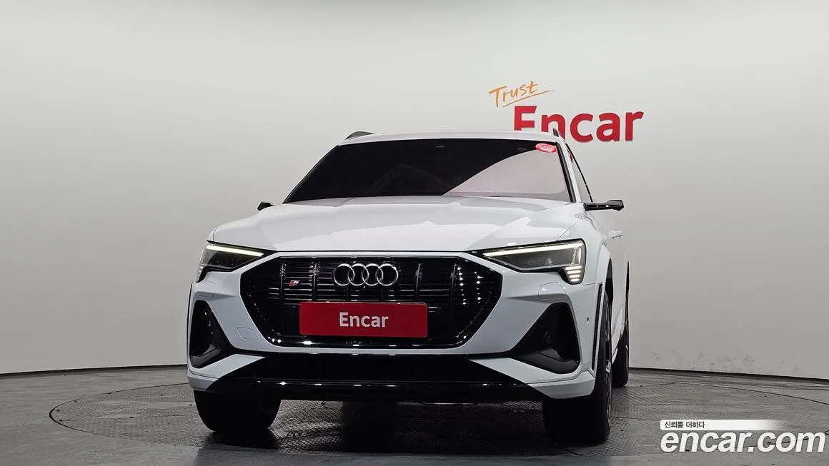 Audi e-tron 2022 из KR, фото 2