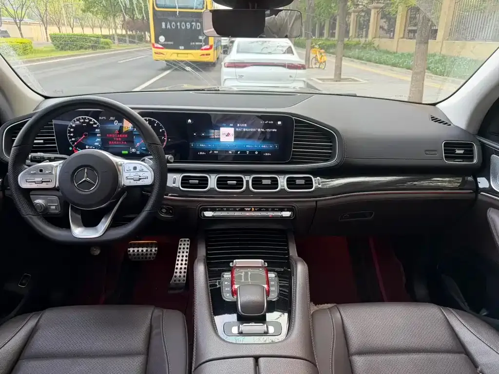 Mercedes-Benz GLS — фото 4