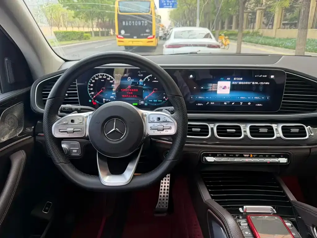 Mercedes-Benz GLS — фото 3