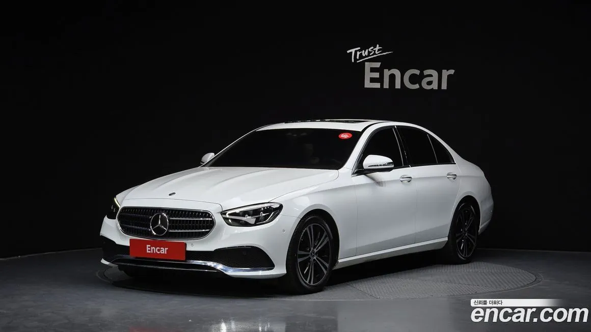 Mercedes-Benz E-Class — фото 1