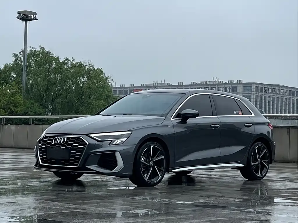 Audi A3 — фото 1