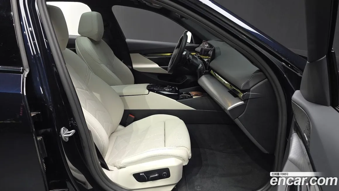 BMW 5-Series 2025 из KR, фото 10