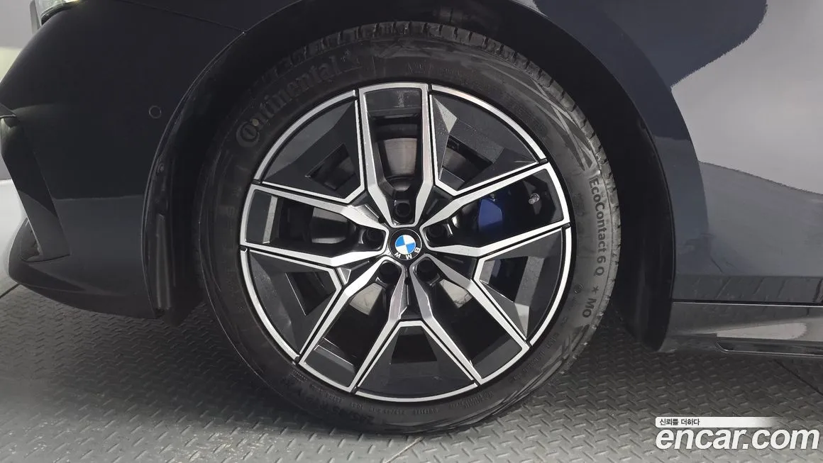 BMW 5-Series 2025 из KR, фото 7