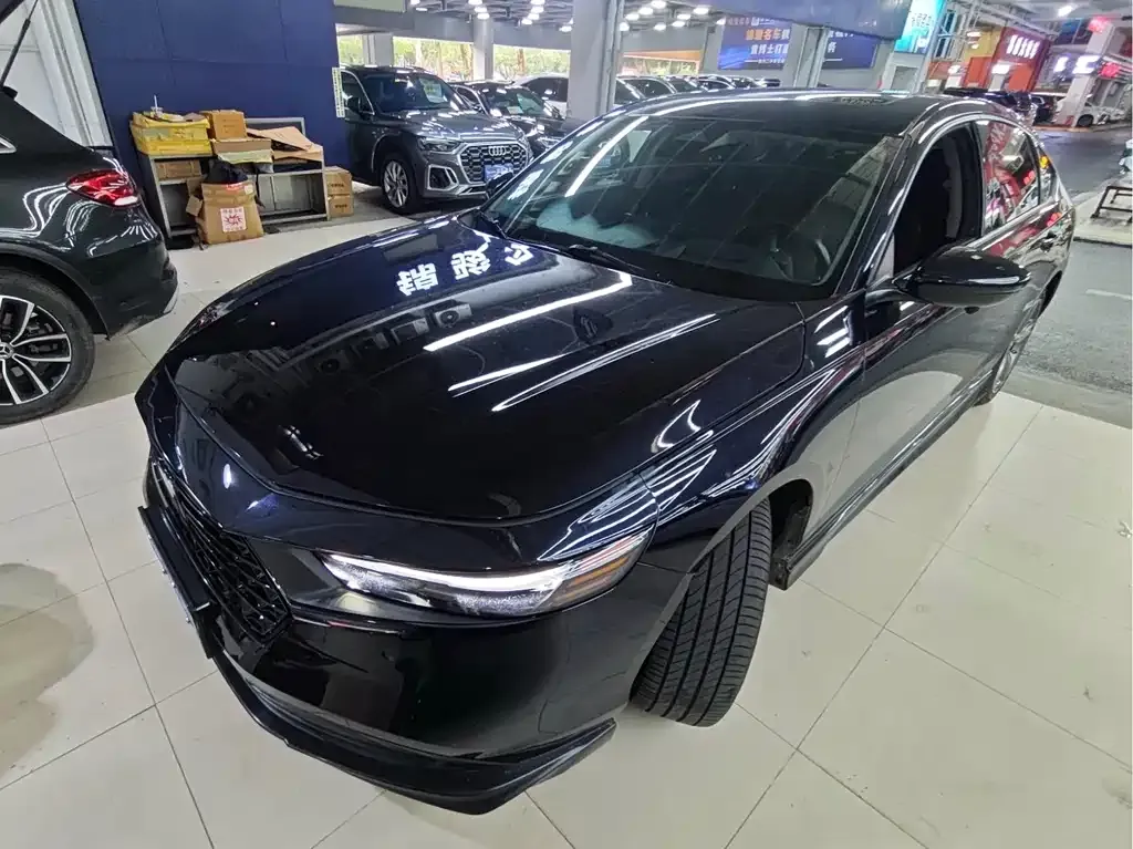 Honda Accord — фото 1