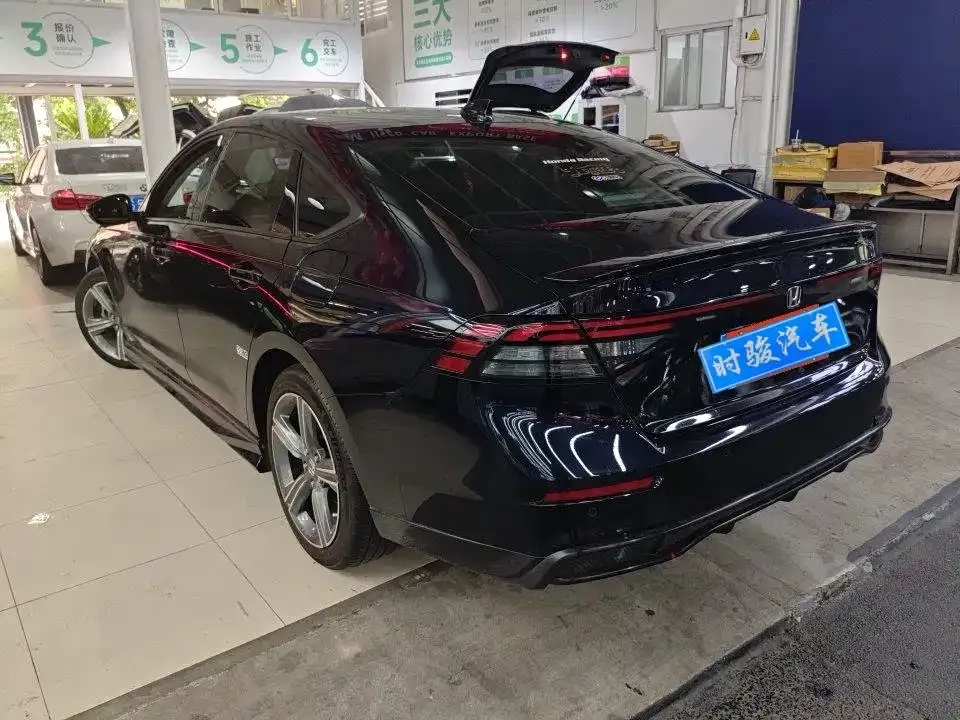 Honda Accord — фото 5