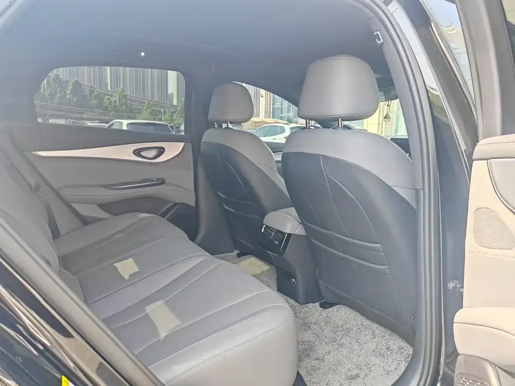 BYD Seal 07 DM-i 2025 из CN, фото 3