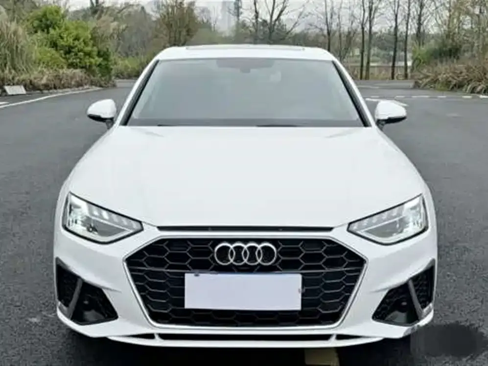 Audi A4L 2022 из CN, фото 3