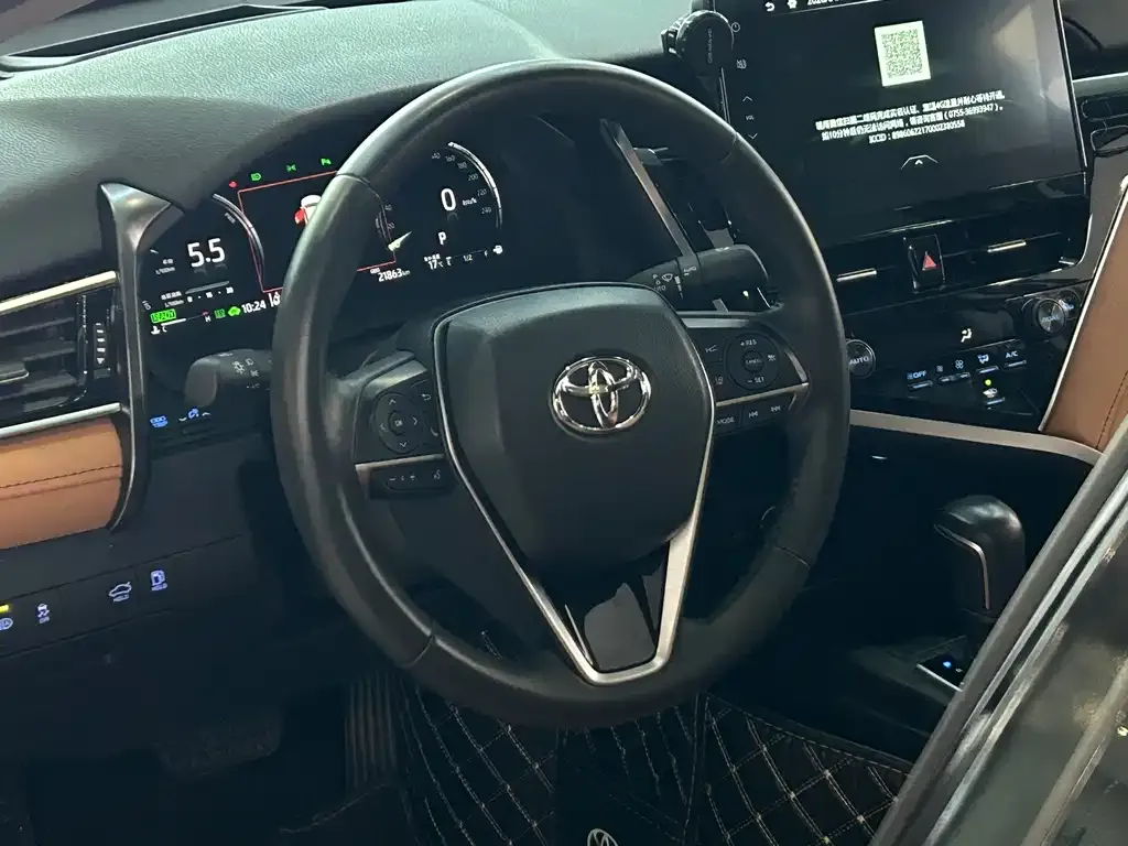 Toyota Camry — фото 7