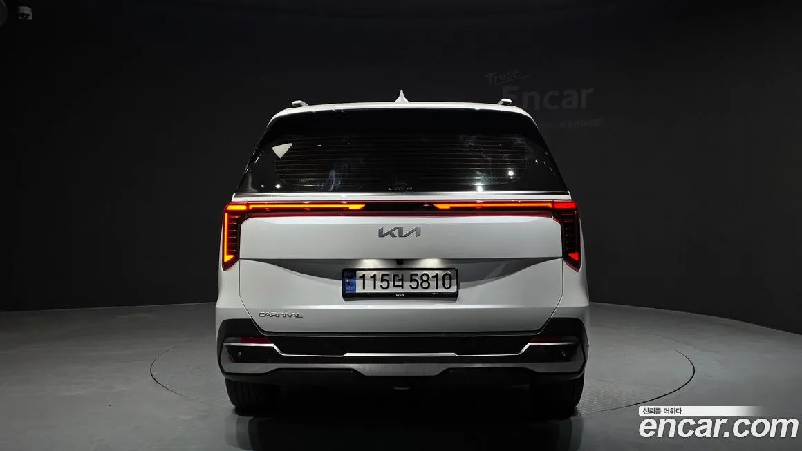 Kia Carnival — фото 5