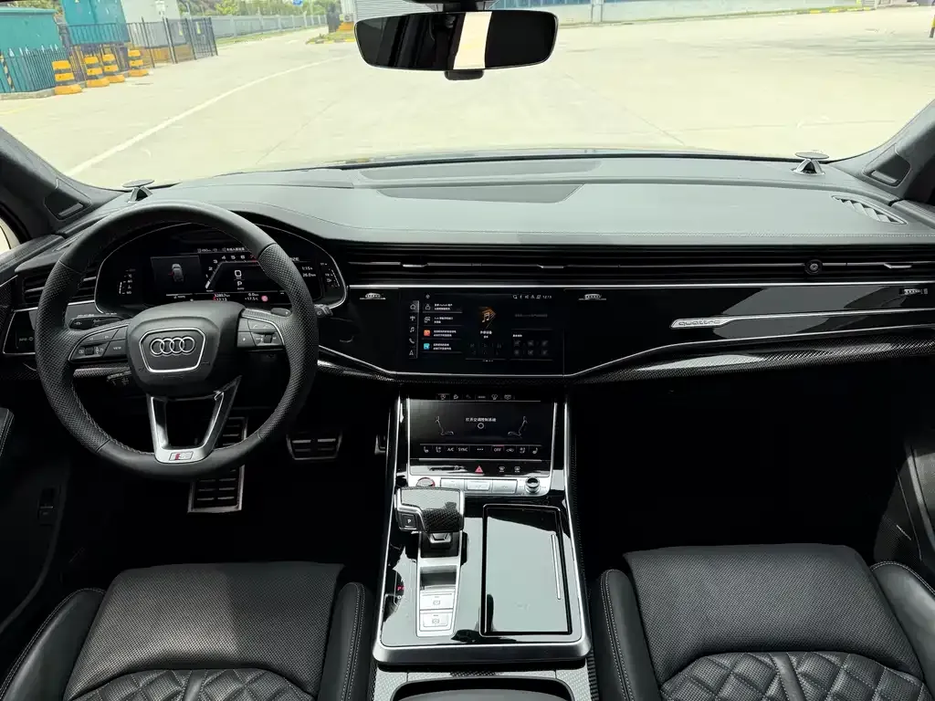 Audi SQ7 2024 из CN, фото 3