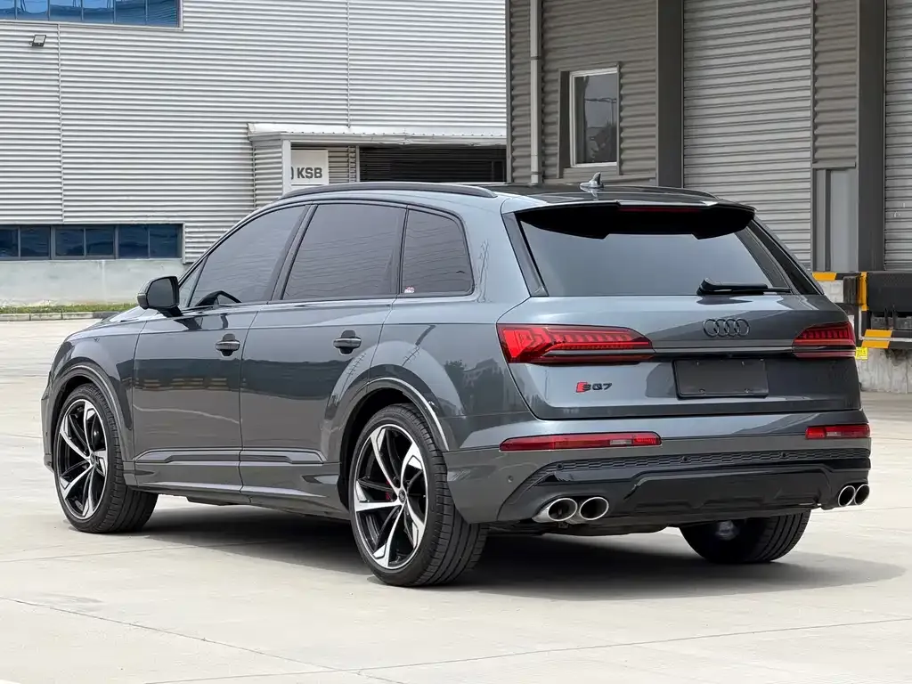 Audi SQ7 2024 из CN, фото 2