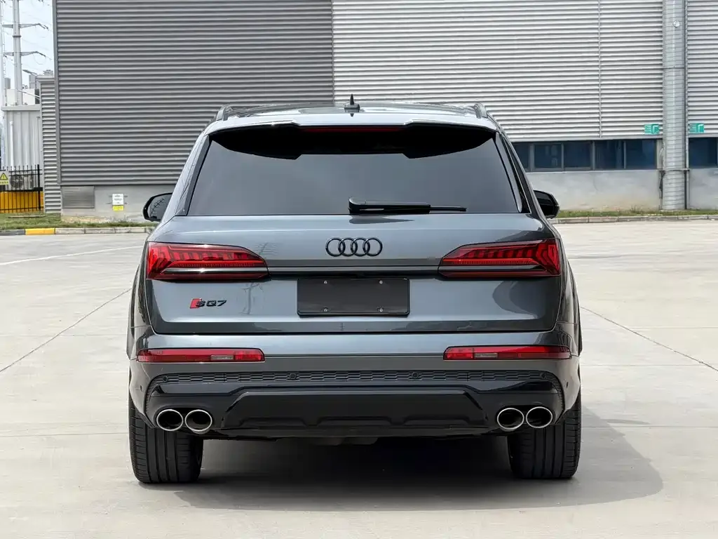 Audi SQ7 2024 из CN, фото 7