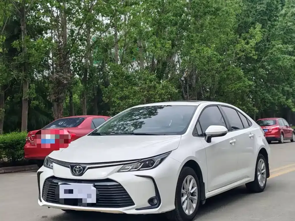 Toyota Corolla — фото 1