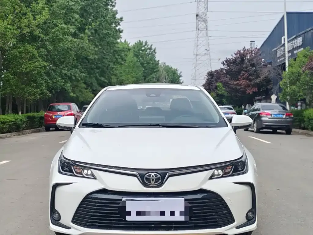 Toyota Corolla — фото 9